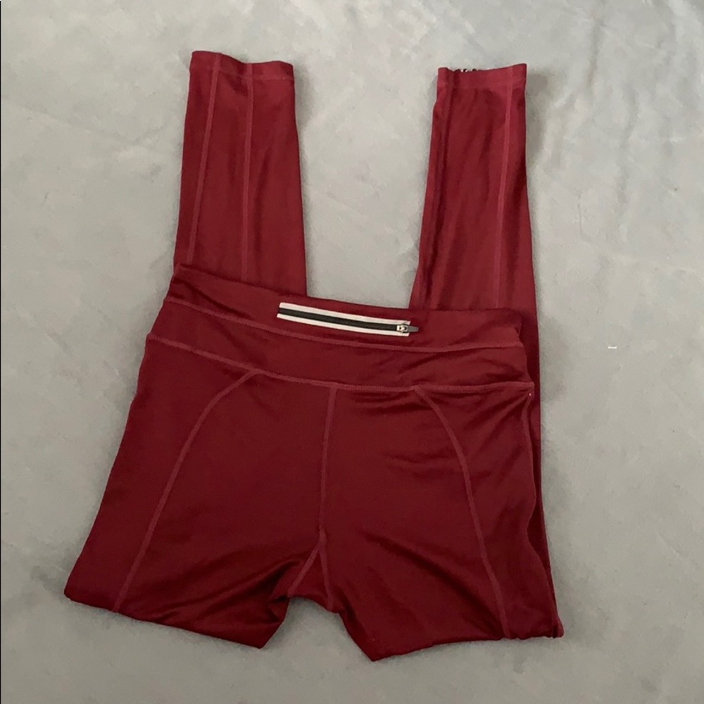 Maroon athletic leggings